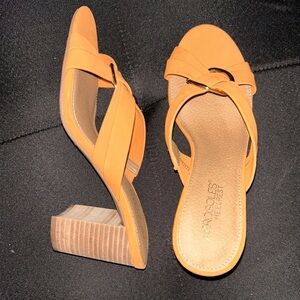 AEROSOLES Women's Vibrant Orange Wedges Size 9. Excellent condition.